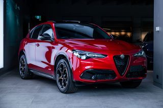 2025 Alfa Romeo Stelvio Intensa Series 5 Thumbnail
