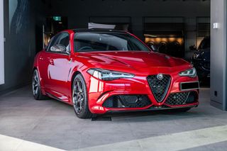 2025 Alfa Romeo Giulia Quadrifoglio Super Sport Series 5 Thumbnail