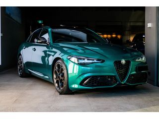 2025 Alfa Romeo Giulia Intensa Series 5 Thumbnail