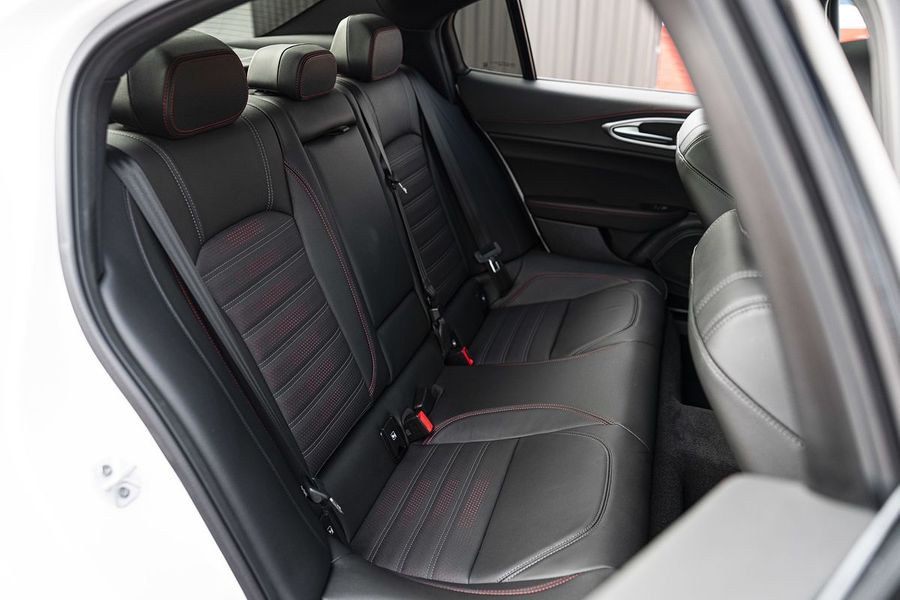 2025 Alfa Romeo Giulia Tributo Italiano Series 5 Photo 17