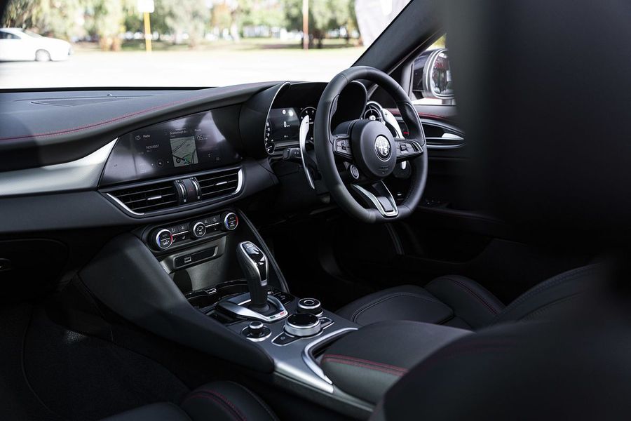 2025 Alfa Romeo Giulia Tributo Italiano Series 5 Photo 3