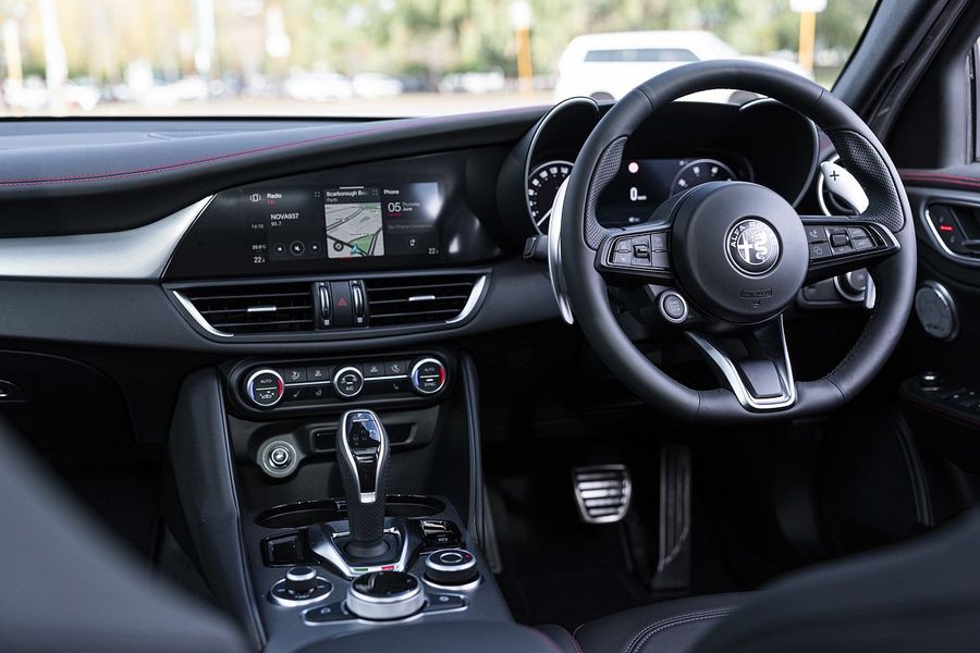 2025 Alfa Romeo Giulia Tributo Italiano Series 5 Photo 11