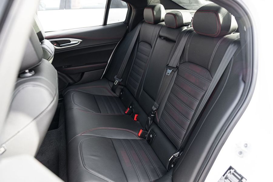 2025 Alfa Romeo Giulia Tributo Italiano Series 5 Photo 5