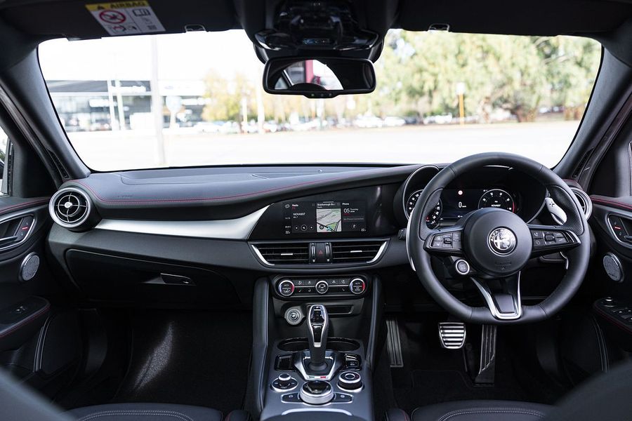 2025 Alfa Romeo Giulia Tributo Italiano Series 5 Photo 4