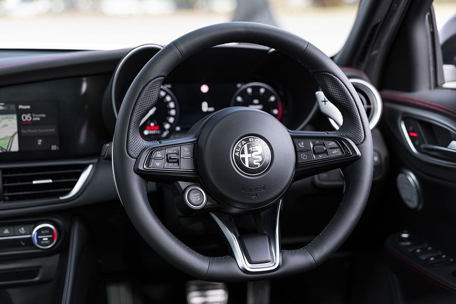 2025 Alfa Romeo Giulia Tributo Italiano Series 5 Photo 12