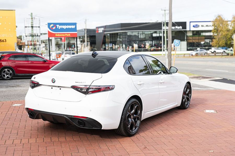 2025 Alfa Romeo Giulia Tributo Italiano Series 5 Photo 2