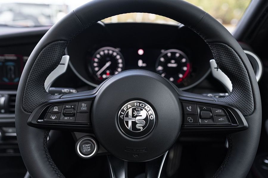 2025 Alfa Romeo Giulia Tributo Italiano Series 5 Photo 29