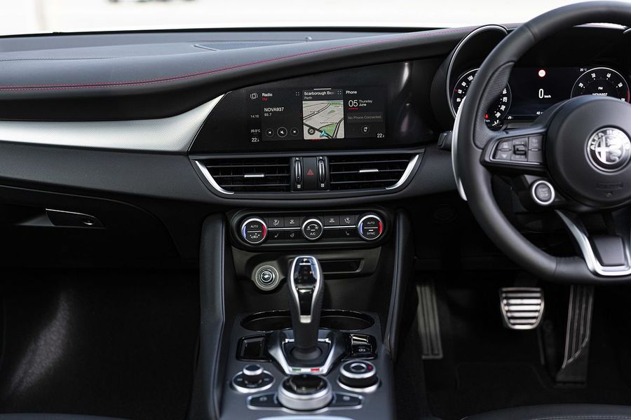 2025 Alfa Romeo Giulia Tributo Italiano Series 5 Photo 21