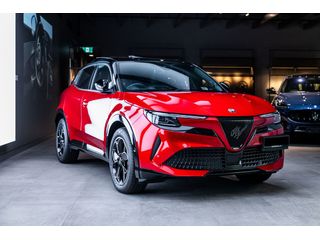 2026 Alfa Romeo Junior Ibrida Series 1 Thumbnail